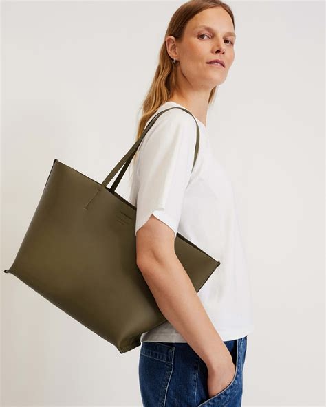 everlane handbags clearance.